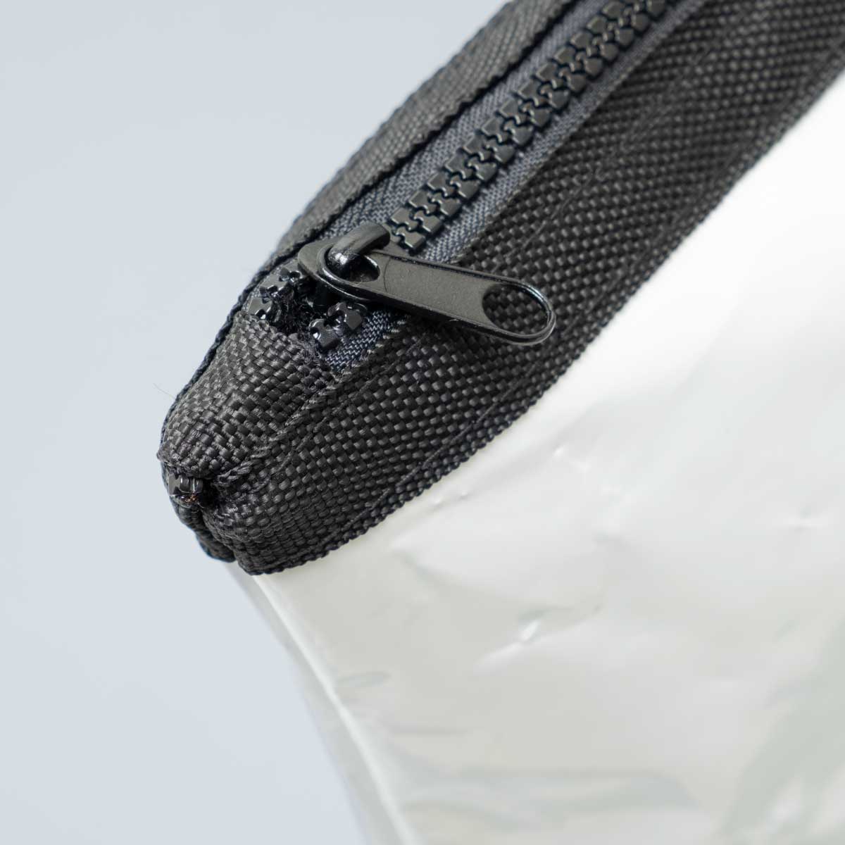 BOLSO MAGNA CON CIERRE