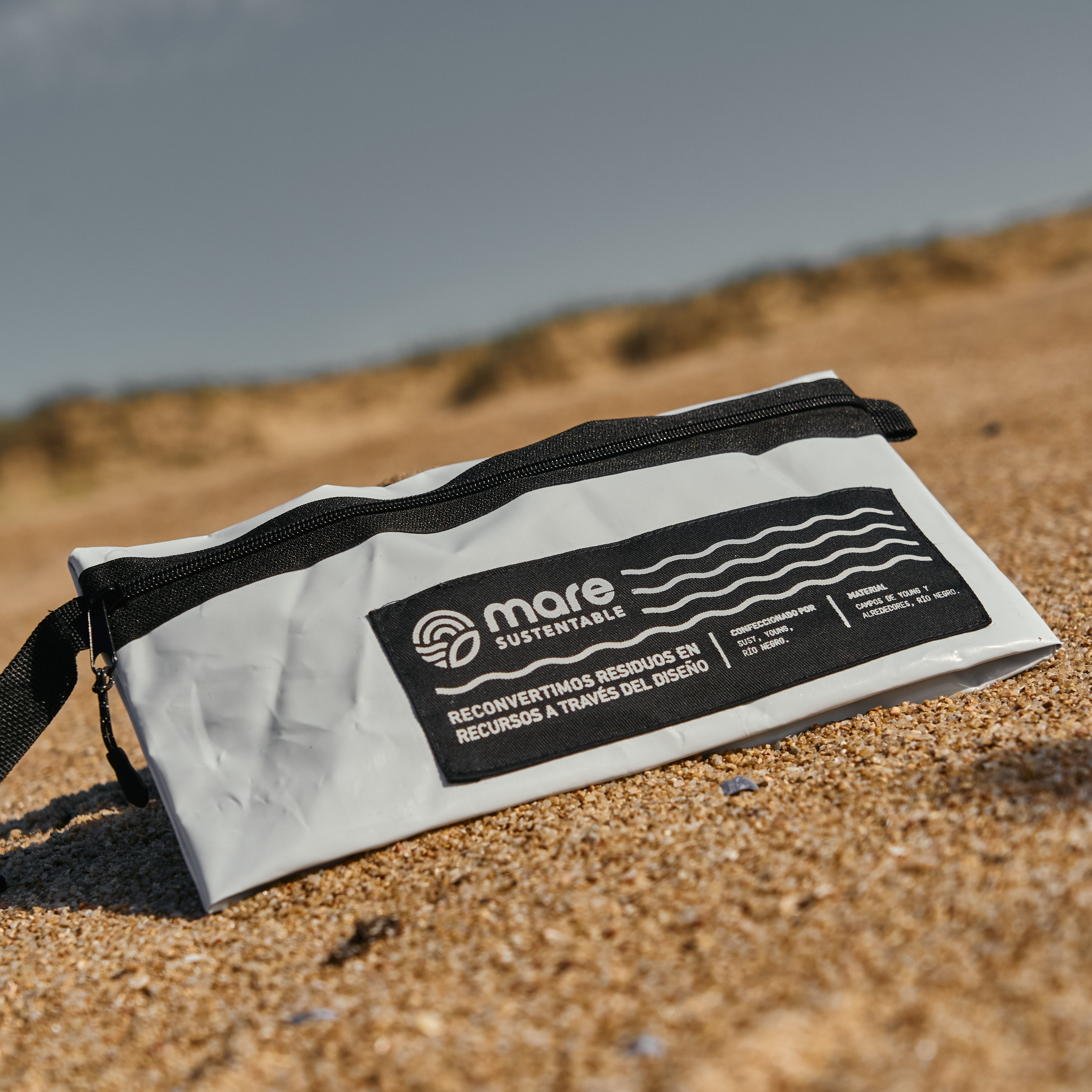 NECESSAIRE/CARTUCHERA